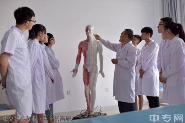 四川蜀都卫生学校(原四川红十字卫生学校)学生实训 四川蜀都卫生学校(原四川红十字卫生学校)学生实训