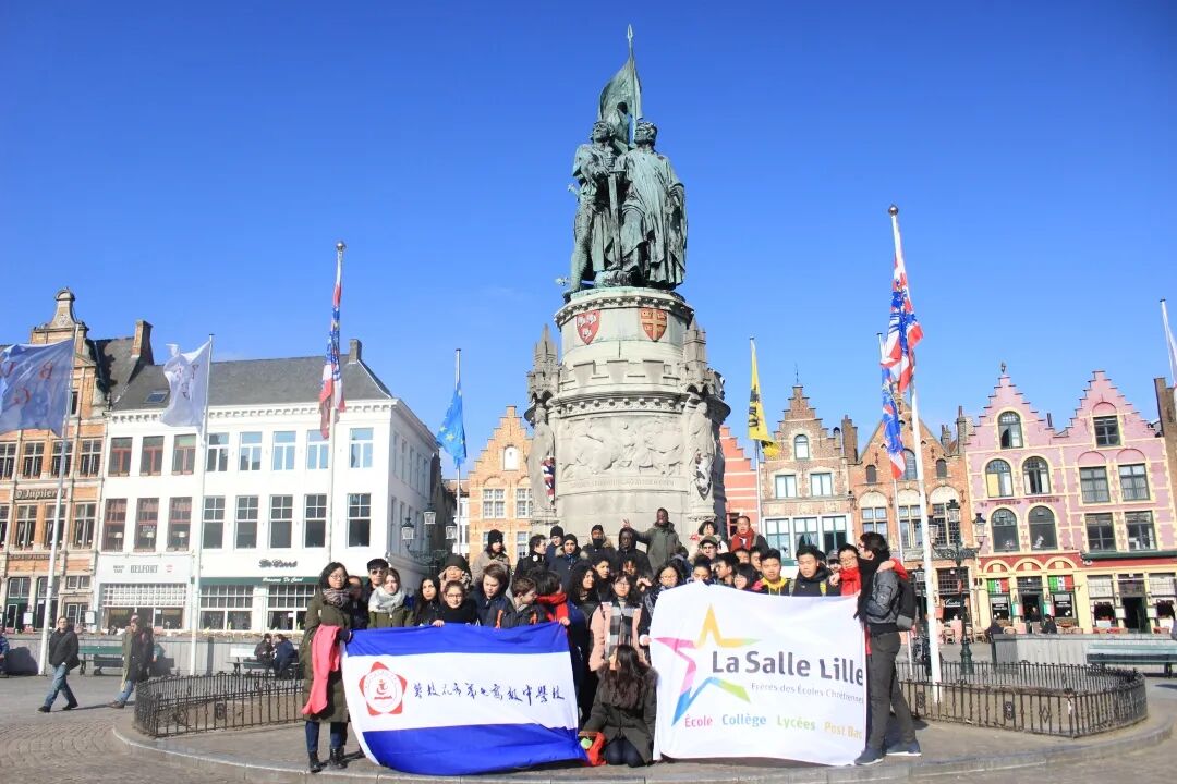 2018年2月 攀枝花七中组织法国游学活动，回访里尔拉塞尔教育集团.jpg