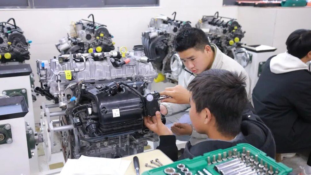 巴中市恩阳区职业中学实训课堂